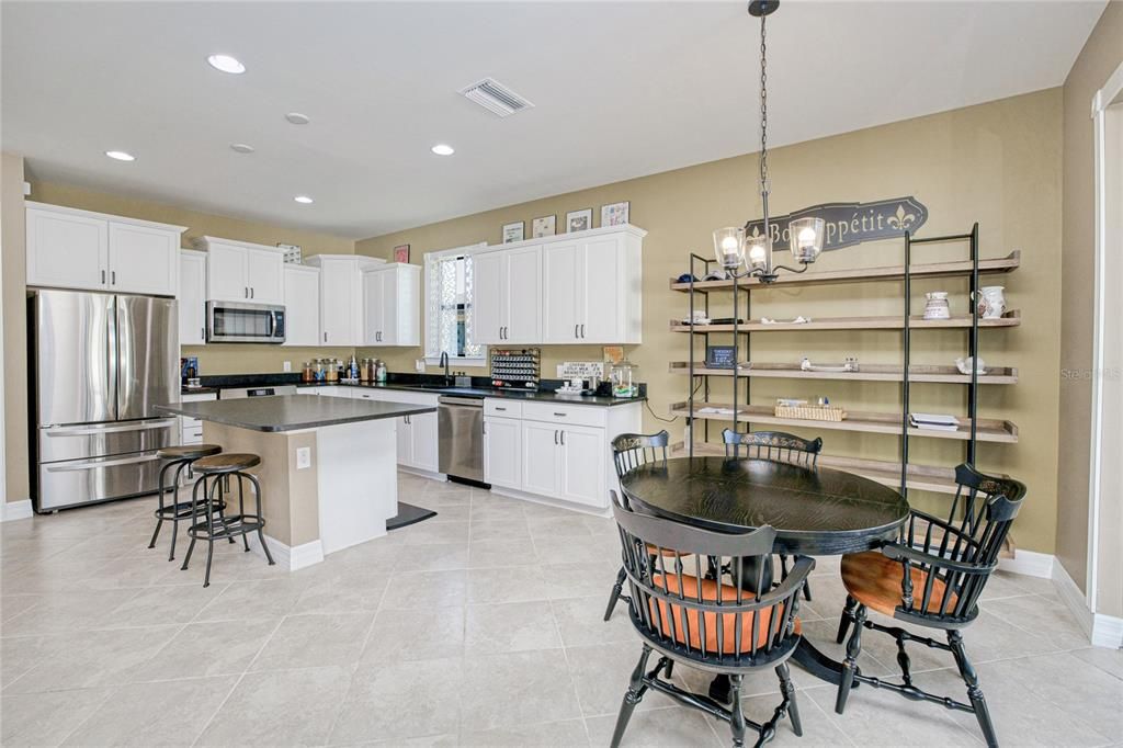 Active With Contract: $295,000 (3 beds, 2 baths, 1684 Square Feet)