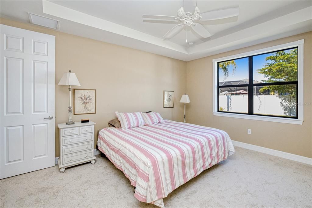 Active With Contract: $295,000 (3 beds, 2 baths, 1684 Square Feet)