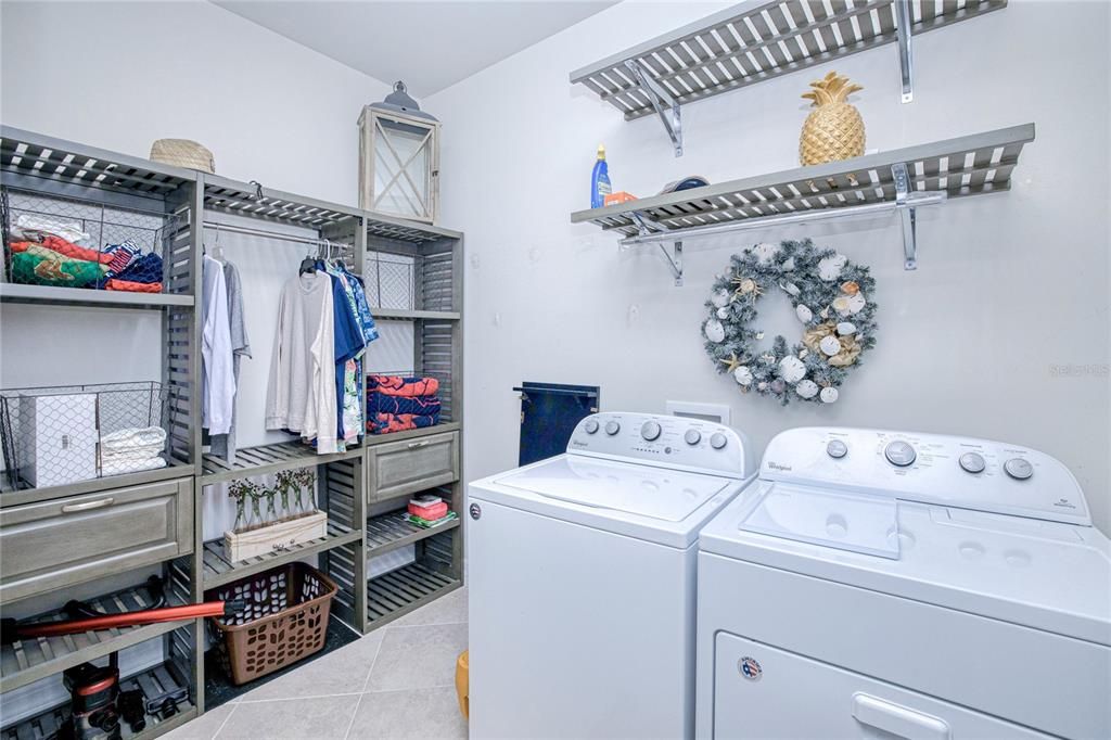 Active With Contract: $295,000 (3 beds, 2 baths, 1684 Square Feet)