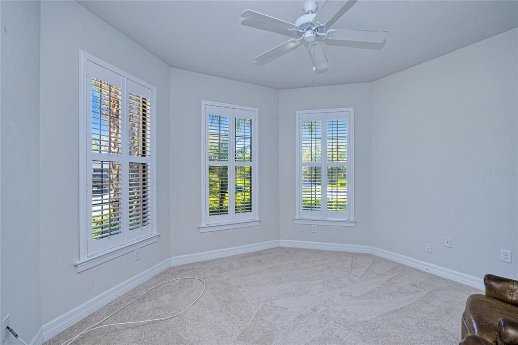 Active With Contract: $295,000 (3 beds, 2 baths, 1684 Square Feet)