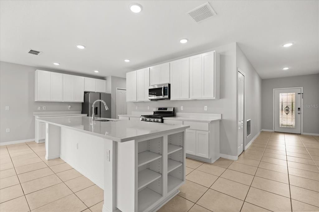 For Sale: $384,900 (4 beds, 2 baths, 1994 Square Feet)