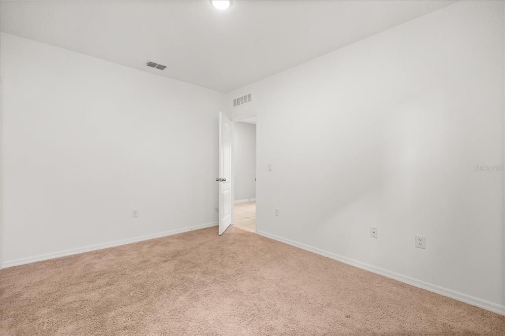 For Sale: $384,900 (4 beds, 2 baths, 1994 Square Feet)