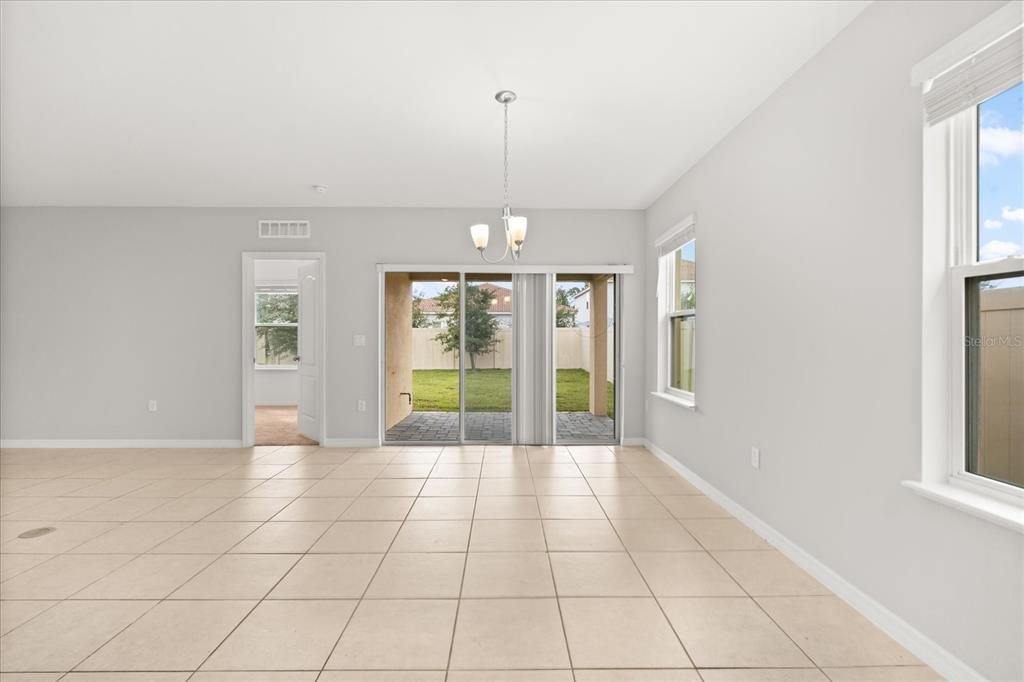 For Sale: $384,900 (4 beds, 2 baths, 1994 Square Feet)