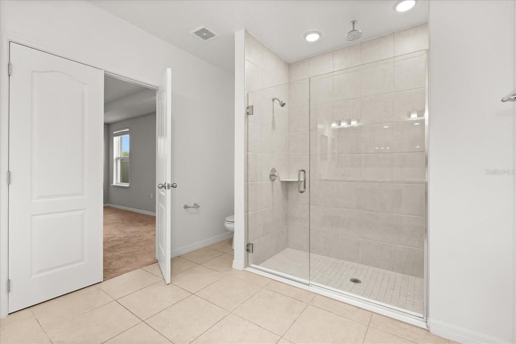 For Sale: $384,900 (4 beds, 2 baths, 1994 Square Feet)