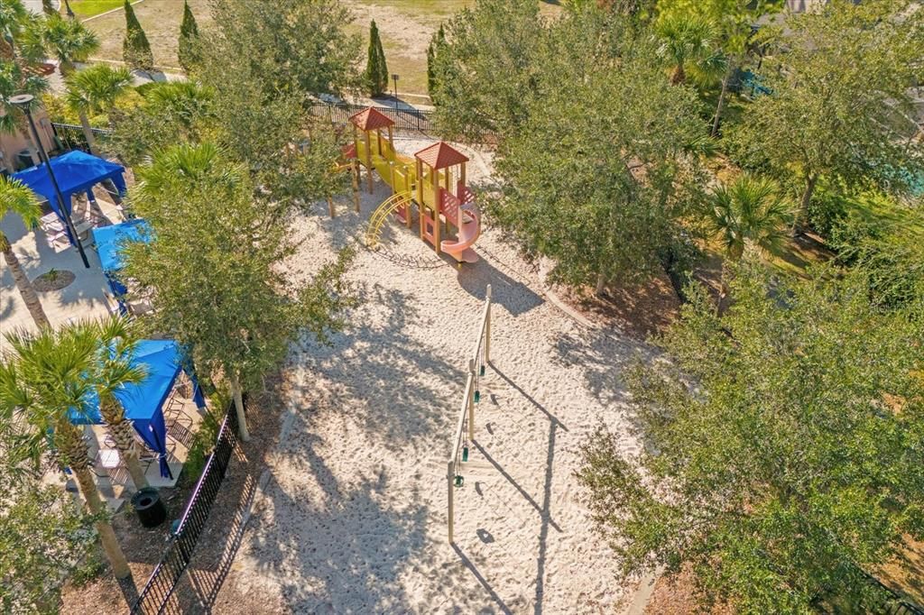 For Sale: $384,900 (4 beds, 2 baths, 1994 Square Feet)