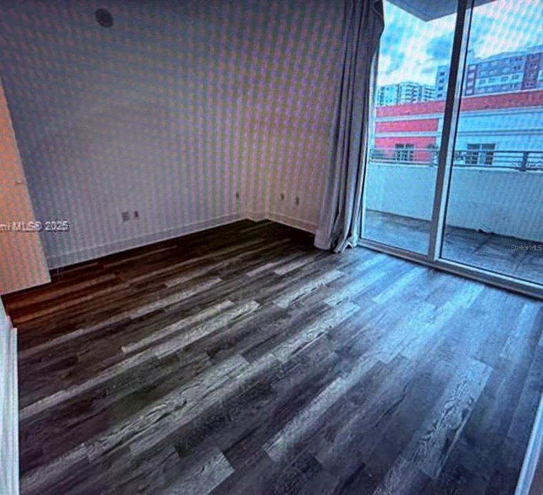 待售: $340,000 (1 贝兹, 1 浴室, 679 平方英尺)