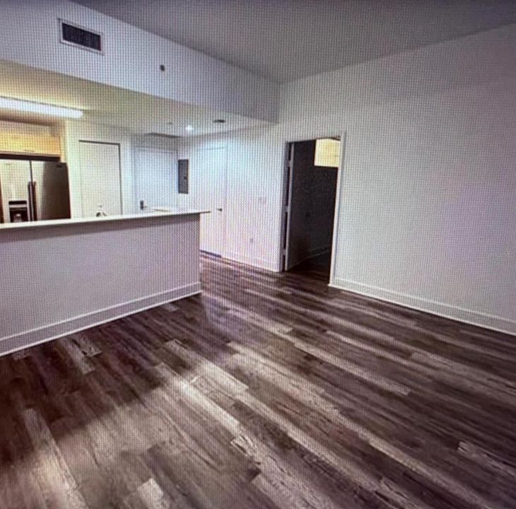 待售: $340,000 (1 贝兹, 1 浴室, 679 平方英尺)