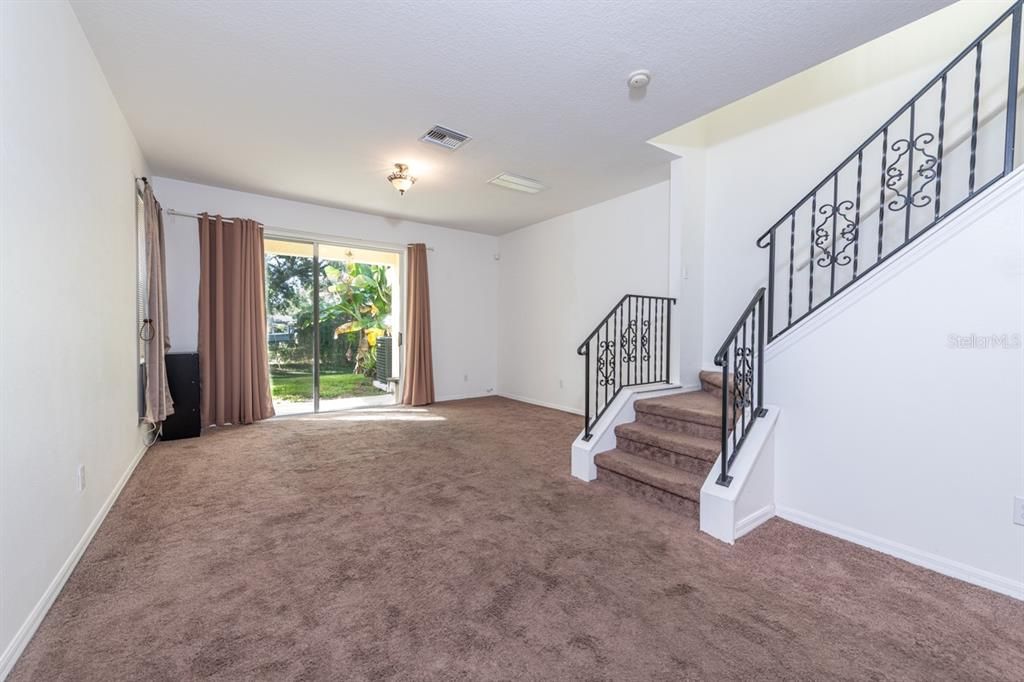 For Sale: $215,000 (2 beds, 2 baths, 1328 Square Feet)