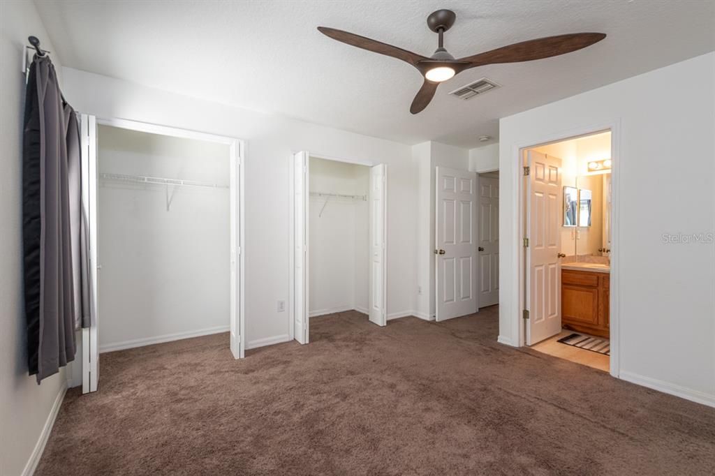 For Sale: $215,000 (2 beds, 2 baths, 1328 Square Feet)