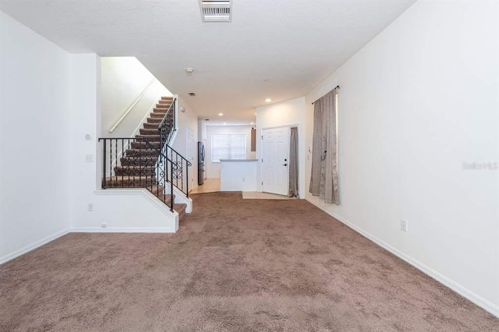 For Sale: $215,000 (2 beds, 2 baths, 1328 Square Feet)