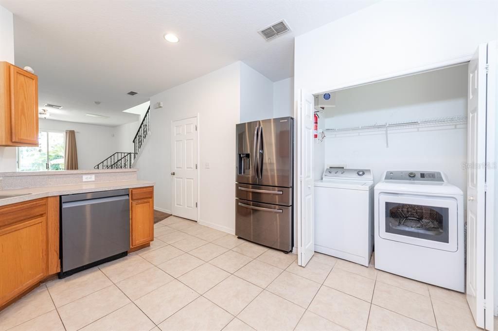 For Sale: $215,000 (2 beds, 2 baths, 1328 Square Feet)