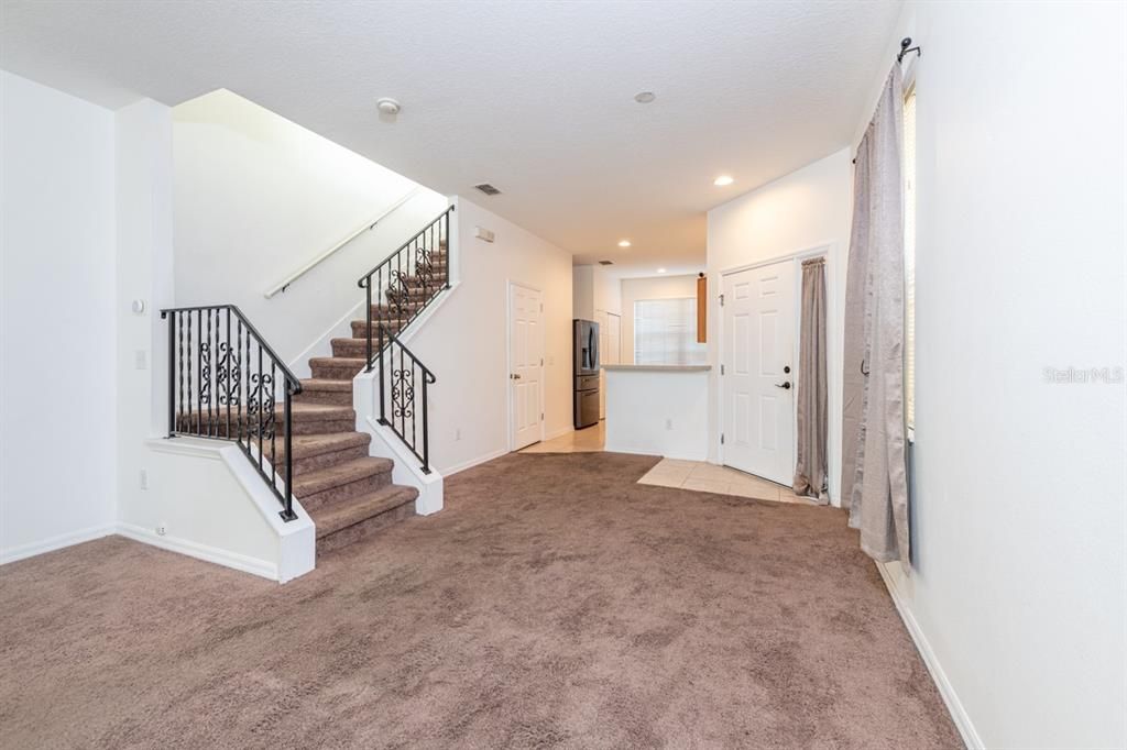 For Sale: $215,000 (2 beds, 2 baths, 1328 Square Feet)