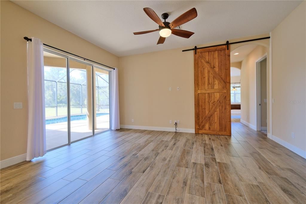 合同活跃: $829,000 (4 贝兹, 3 浴室, 3164 平方英尺)