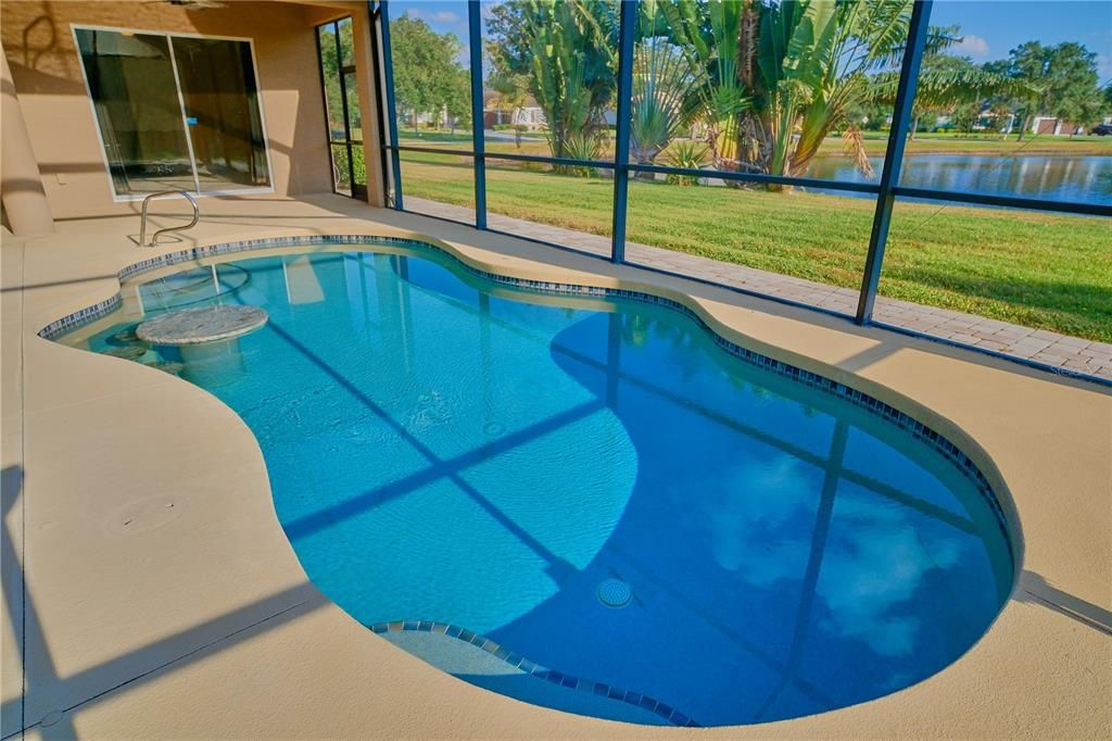 合同活跃: $829,000 (4 贝兹, 3 浴室, 3164 平方英尺)