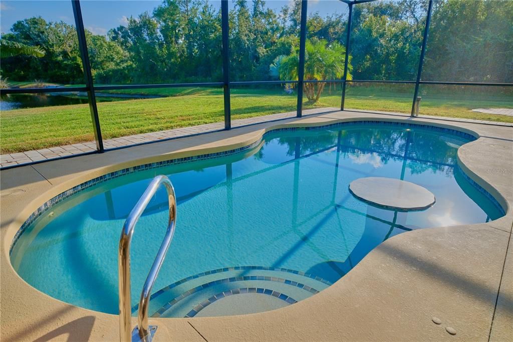 合同活跃: $829,000 (4 贝兹, 3 浴室, 3164 平方英尺)