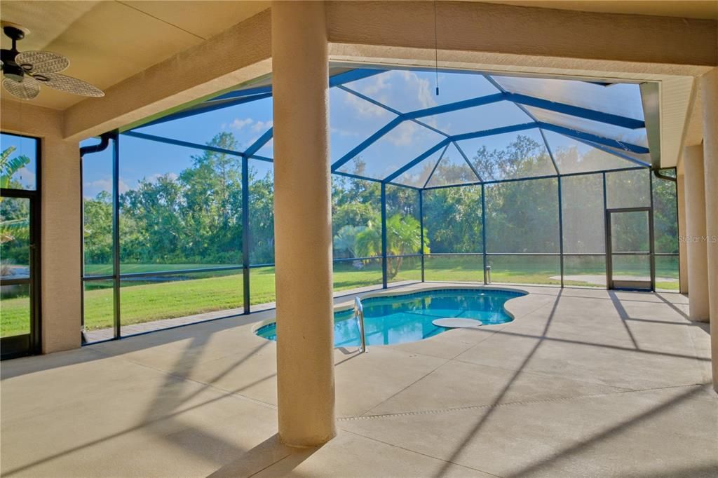 合同活跃: $829,000 (4 贝兹, 3 浴室, 3164 平方英尺)