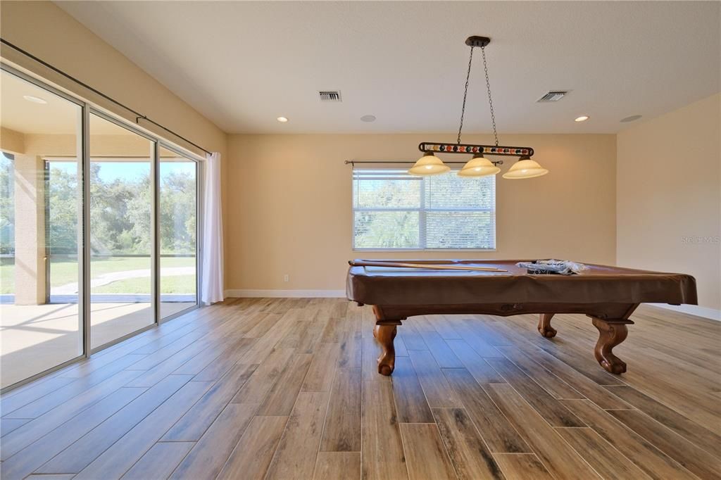 合同活跃: $829,000 (4 贝兹, 3 浴室, 3164 平方英尺)