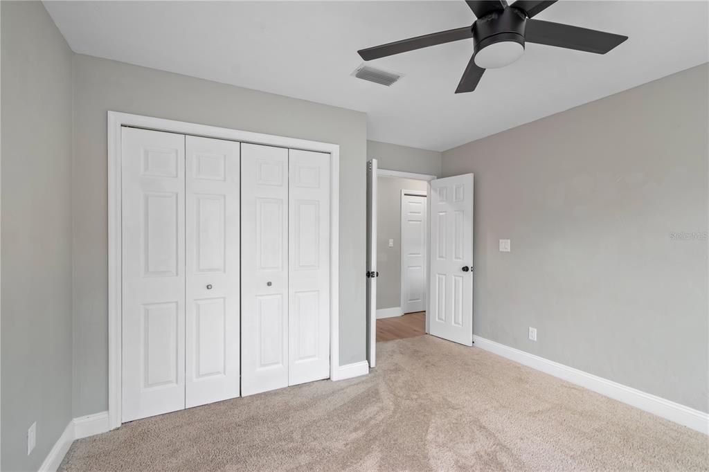 合同活跃: $850,000 (4 贝兹, 3 浴室, 2416 平方英尺)