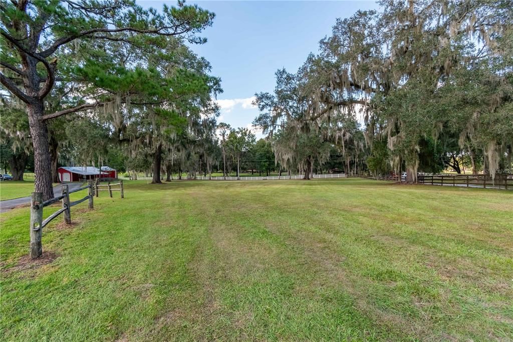 合同活跃: $850,000 (4 贝兹, 3 浴室, 2416 平方英尺)