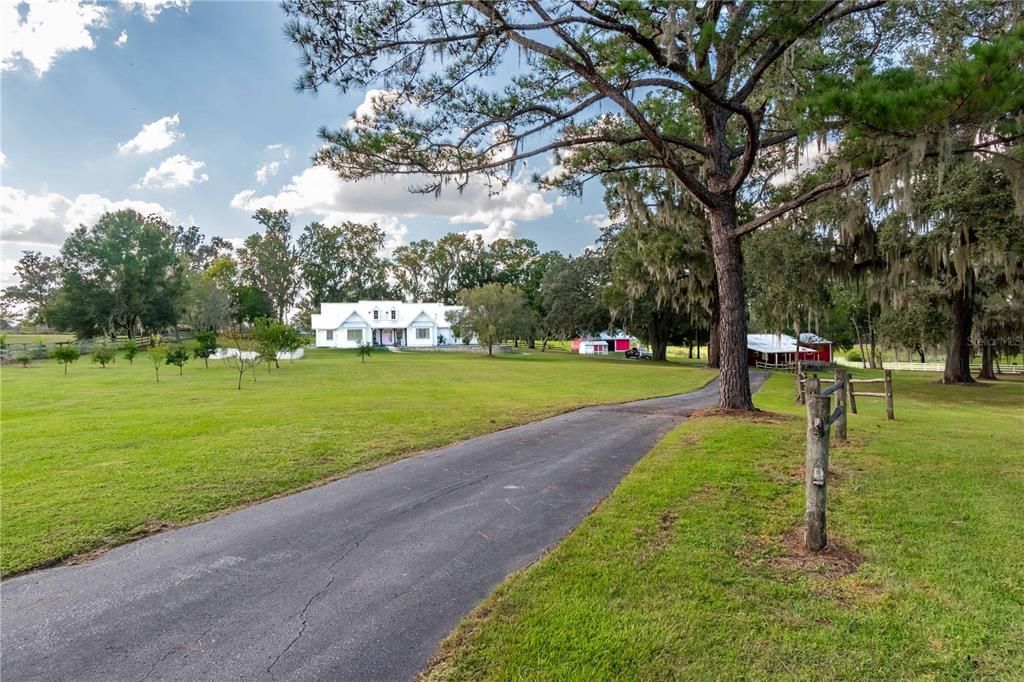 合同活跃: $850,000 (4 贝兹, 3 浴室, 2416 平方英尺)