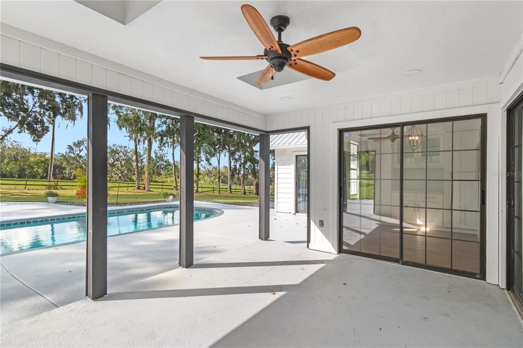 合同活跃: $850,000 (4 贝兹, 3 浴室, 2416 平方英尺)