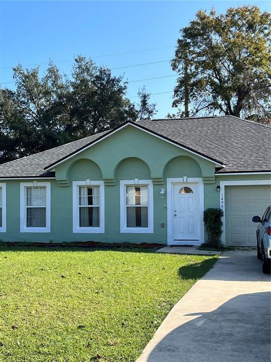 For Rent: $1,800 (4 beds, 2 baths, 2088 Square Feet)