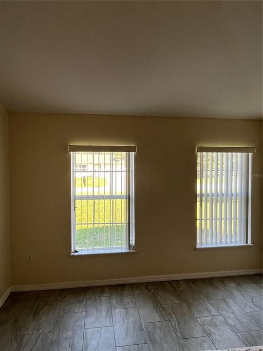 For Rent: $1,800 (4 beds, 2 baths, 2088 Square Feet)