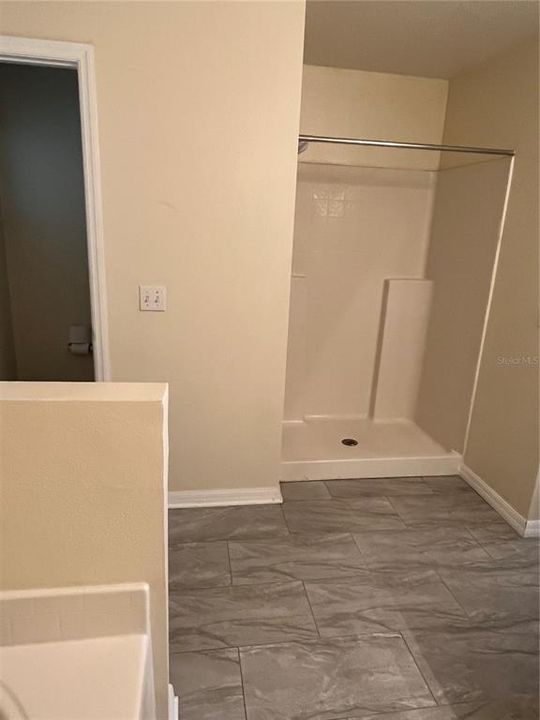 For Rent: $1,800 (4 beds, 2 baths, 2088 Square Feet)