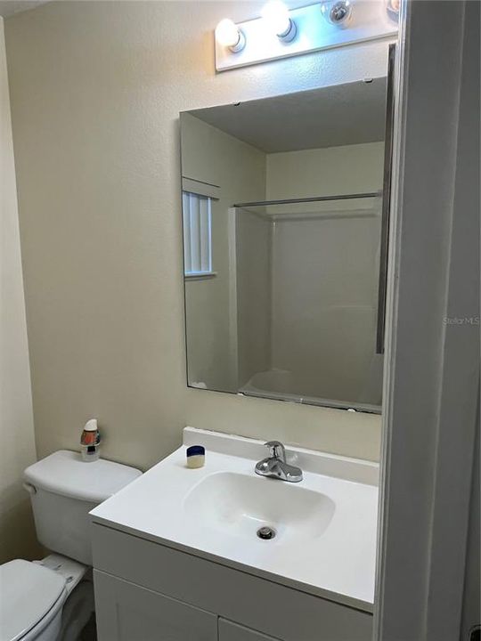 For Rent: $1,800 (4 beds, 2 baths, 2088 Square Feet)