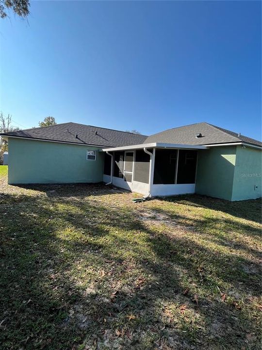 For Rent: $1,800 (4 beds, 2 baths, 2088 Square Feet)