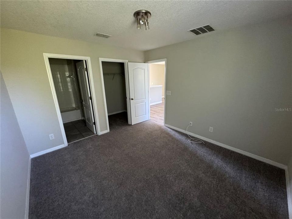 For Rent: $2,695 (5 beds, 3 baths, 2926 Square Feet)