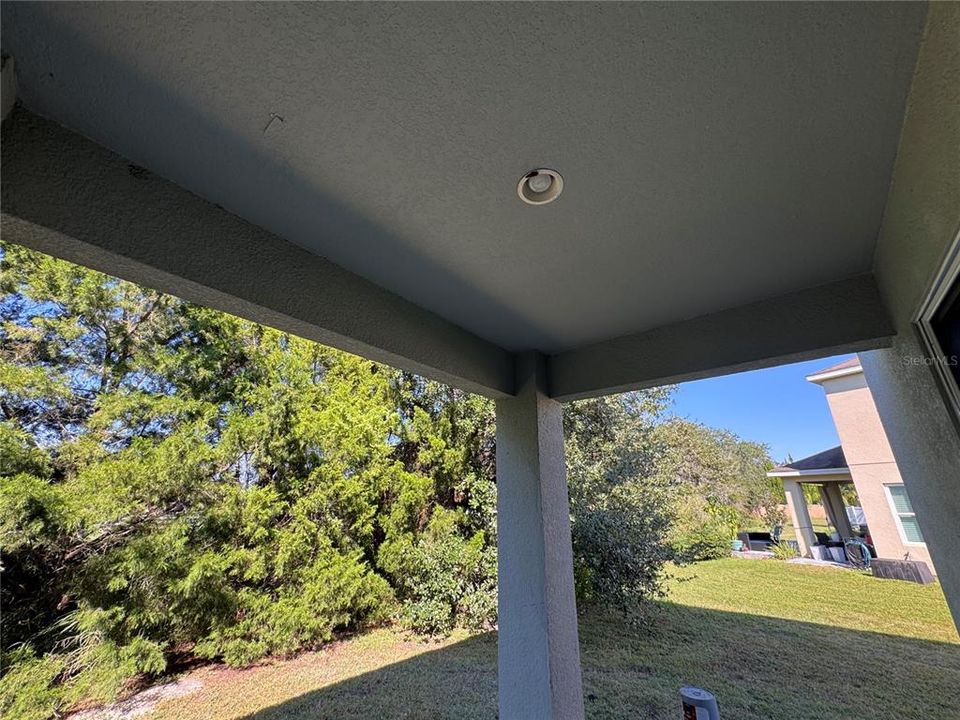 For Rent: $2,695 (5 beds, 3 baths, 2926 Square Feet)