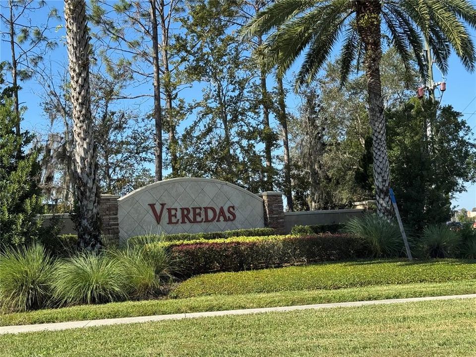 For Rent: $2,695 (5 beds, 3 baths, 2926 Square Feet)