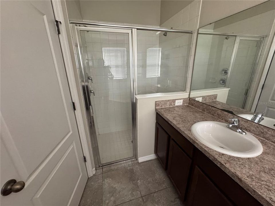 For Rent: $2,695 (5 beds, 3 baths, 2926 Square Feet)