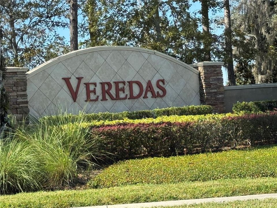 For Rent: $2,695 (5 beds, 3 baths, 2926 Square Feet)