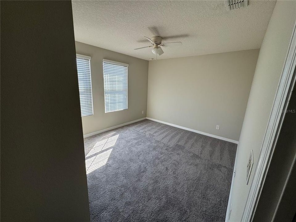 For Rent: $2,695 (5 beds, 3 baths, 2926 Square Feet)