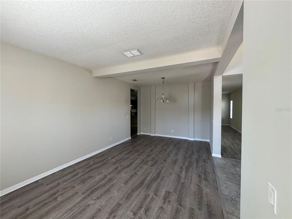 For Rent: $2,695 (5 beds, 3 baths, 2926 Square Feet)