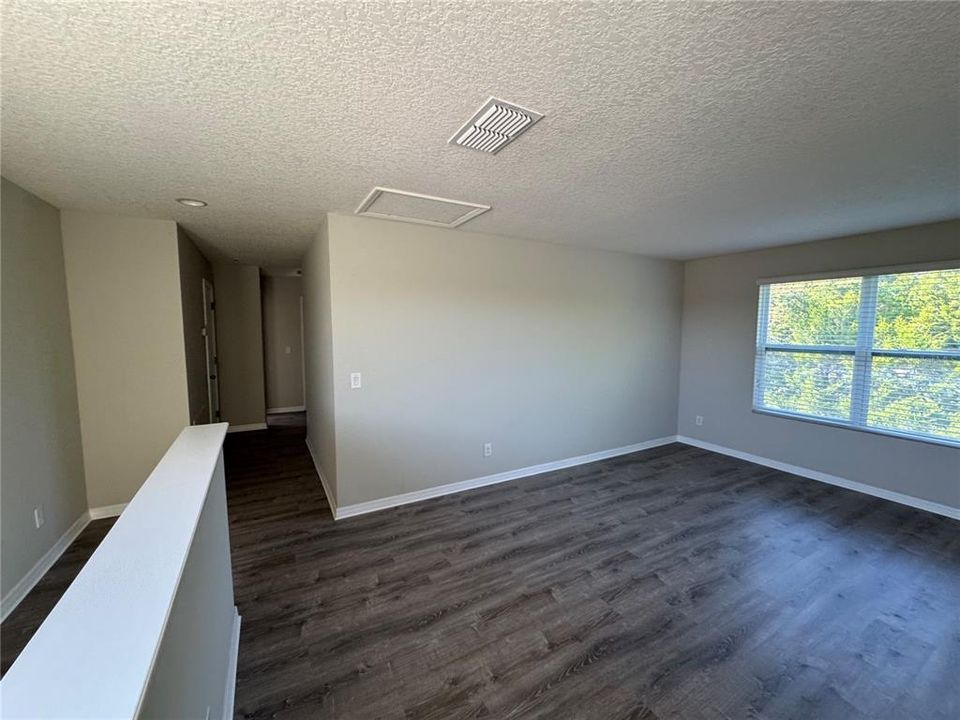 For Rent: $2,695 (5 beds, 3 baths, 2926 Square Feet)