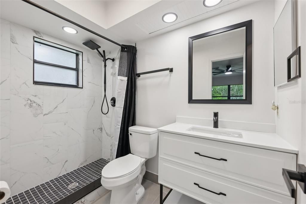 Active With Contract: $249,900 (3 beds, 2 baths, 1402 Square Feet)