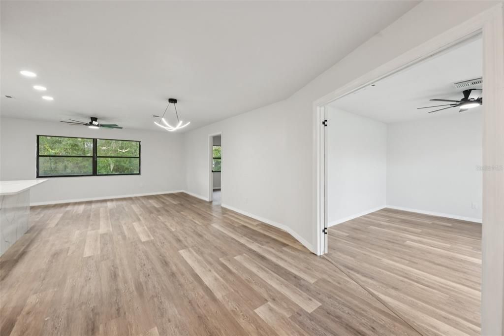 Active With Contract: $249,900 (3 beds, 2 baths, 1402 Square Feet)