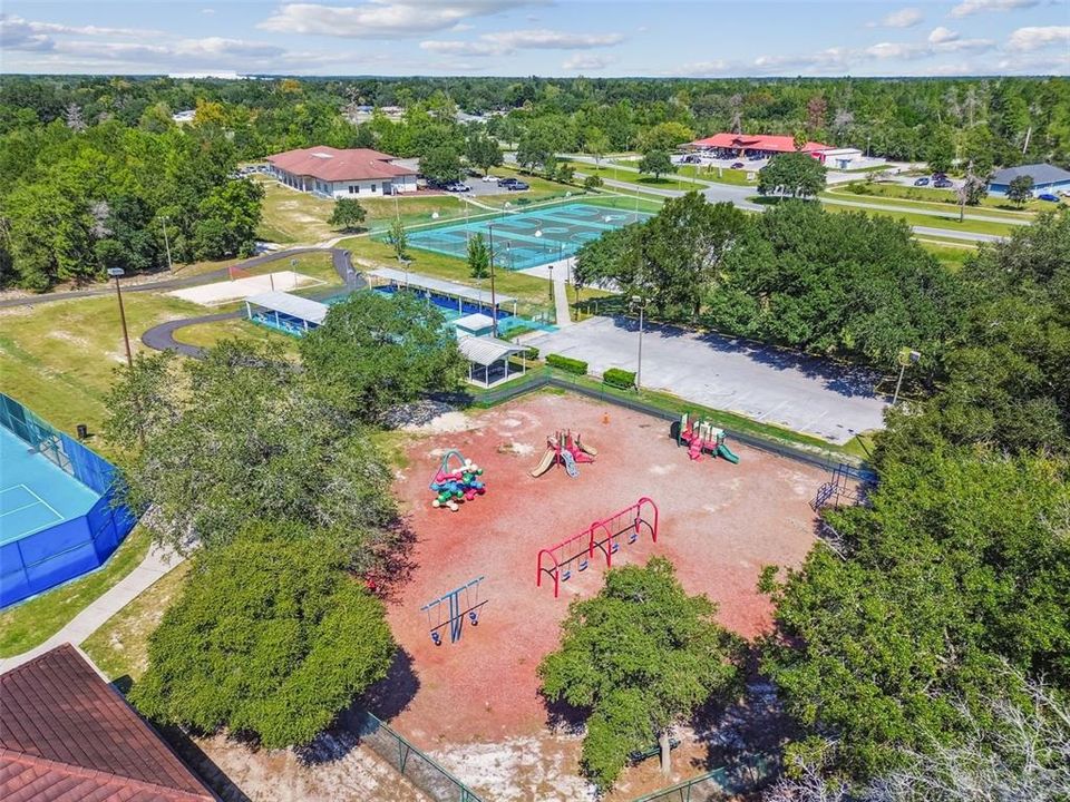 Active With Contract: $249,900 (3 beds, 2 baths, 1402 Square Feet)