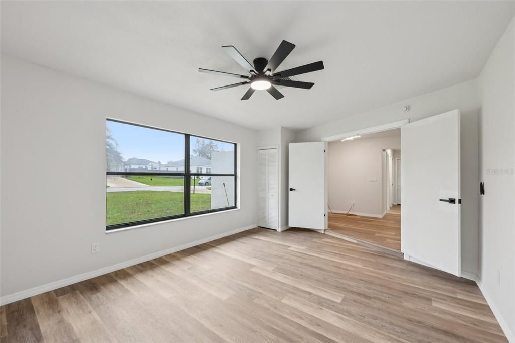 Active With Contract: $249,900 (3 beds, 2 baths, 1402 Square Feet)