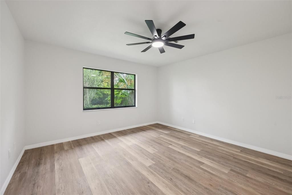 Active With Contract: $249,900 (3 beds, 2 baths, 1402 Square Feet)