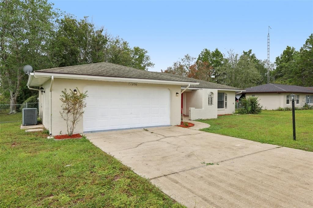 Active With Contract: $249,900 (3 beds, 2 baths, 1402 Square Feet)