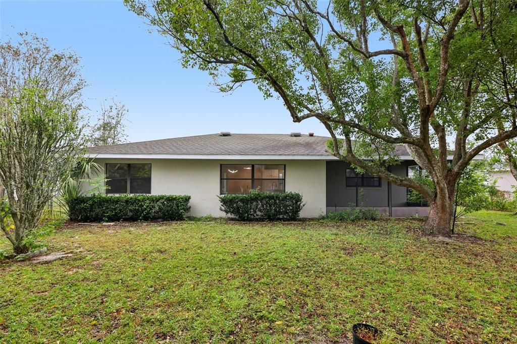 Active With Contract: $249,900 (3 beds, 2 baths, 1402 Square Feet)