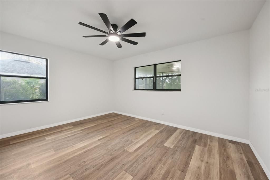 Active With Contract: $249,900 (3 beds, 2 baths, 1402 Square Feet)