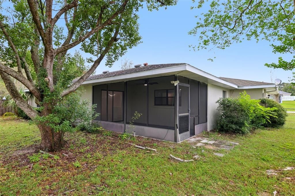 Active With Contract: $249,900 (3 beds, 2 baths, 1402 Square Feet)