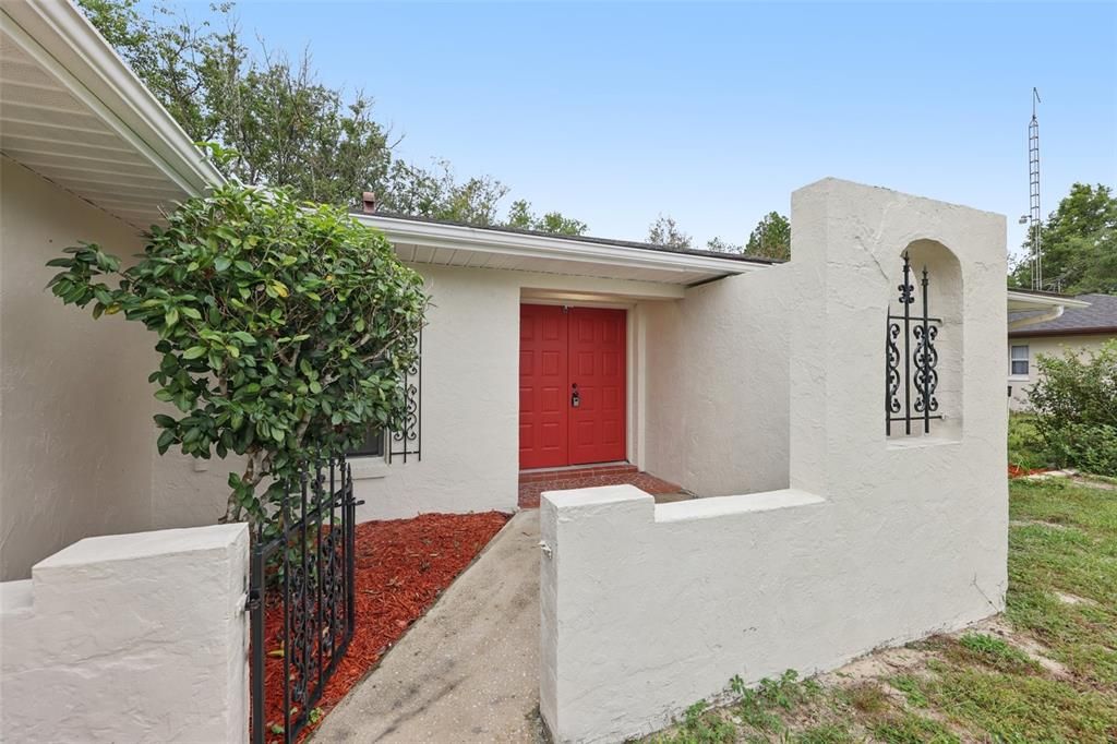 Active With Contract: $249,900 (3 beds, 2 baths, 1402 Square Feet)