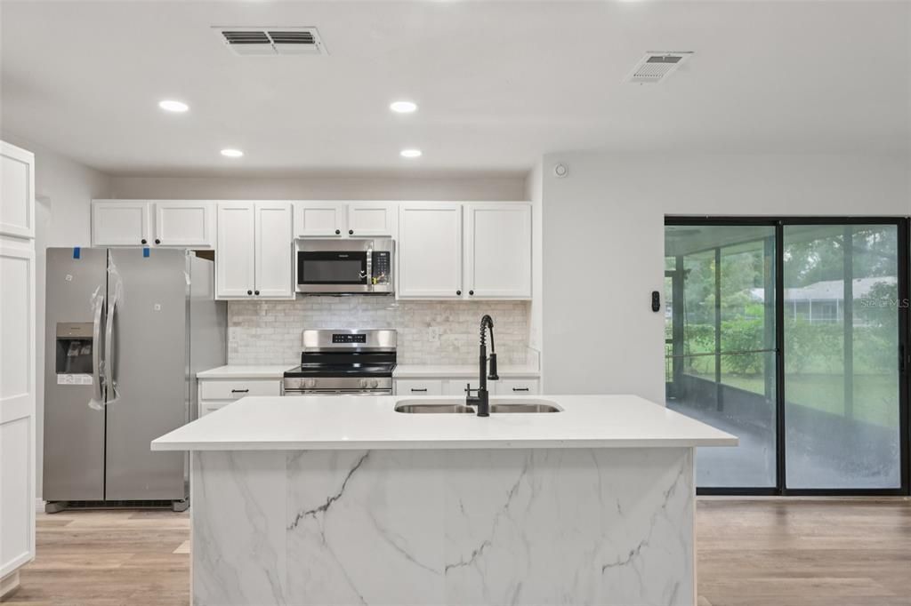 Active With Contract: $249,900 (3 beds, 2 baths, 1402 Square Feet)