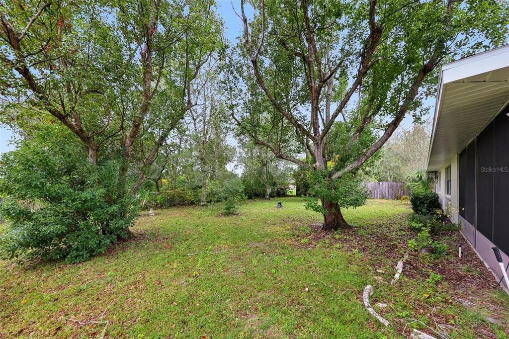 Active With Contract: $249,900 (3 beds, 2 baths, 1402 Square Feet)